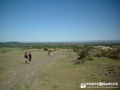 Ascensión a Valdebecerril - senderismo comunidad de madrid; viajes de montaña; viajes a la montañ